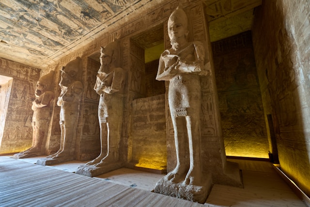 Archeologai rado dingusią faraono Ramzio II statulos dalį